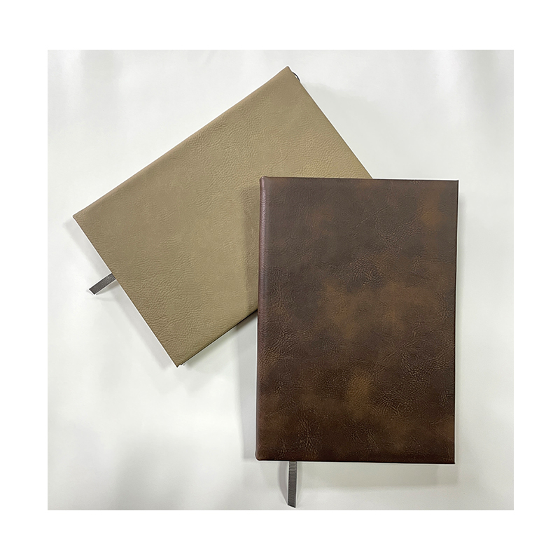 Jurnal din piele de 5 1/4' x 8 1/4'.