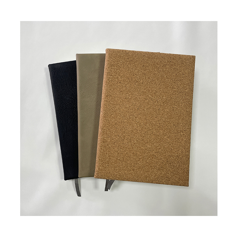 Jurnal din piele de 5 1/4' x 8 1/4'.