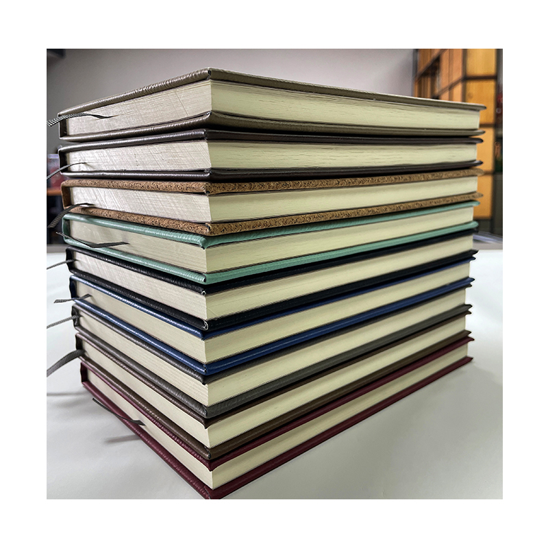 Jurnal din piele de 5 1/4' x 8 1/4'.