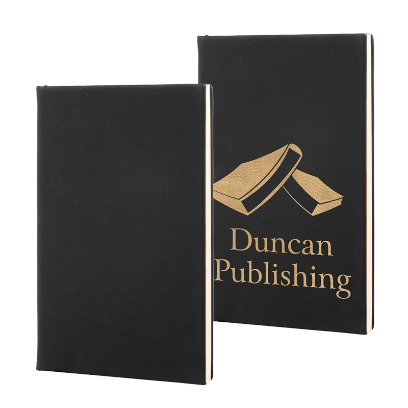 Jurnal din piele de 7' x 9 3/4'. Jurnal din piele de 7' x 9 3/4'.