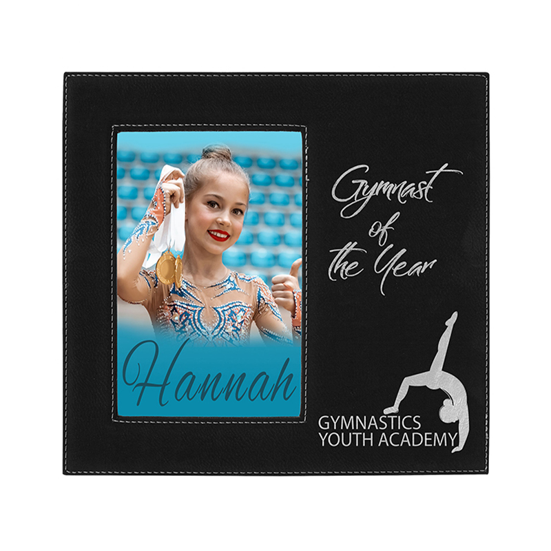 Rama foto din piele de 5' x 7' cu zonă de gravare de 4 1/4' x 8 7/8'