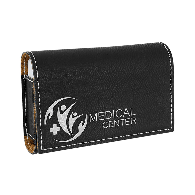 Cutie cu pastile din piele din piele laser de 4 3/4' x 3 1/8'. Cutie cu pastile din piele din piele laser de 4 3/4' x 3 1/8'.